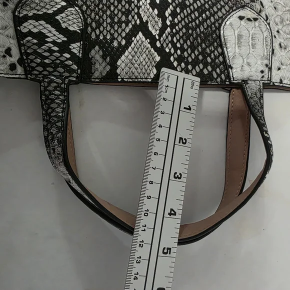 Jules Kae Urban Outfitters Snakeskin Tote Bag - Picture 11 of 12